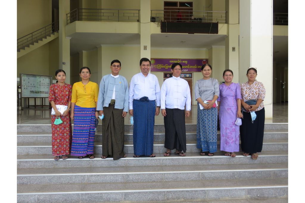 ၂၀၂၀ ပြည့်နှစ်၊ ဇွန်လ ( ၃၀ )ရက်နေ့တွင် ဒုတိယညွှန်ကြားရေးမှူးချုပ် ဒေါက်တာတင်ထွန်းသည် ဆေးတက္ကသိုလ်၊မကွေးသို့လာရောက်၍ (၂)ထပ်စာကြည့်တိုက် တည်ဆောက်နေမှုအား လှည့်လည်ကြည့်ရှုခဲ့ပါသည်။                                                                                                                                                                                                                                                                                                                                                                                                                                                                                                                                                                                                                                                                                                                                                                                                                                                                                                                                                                                                                                                               