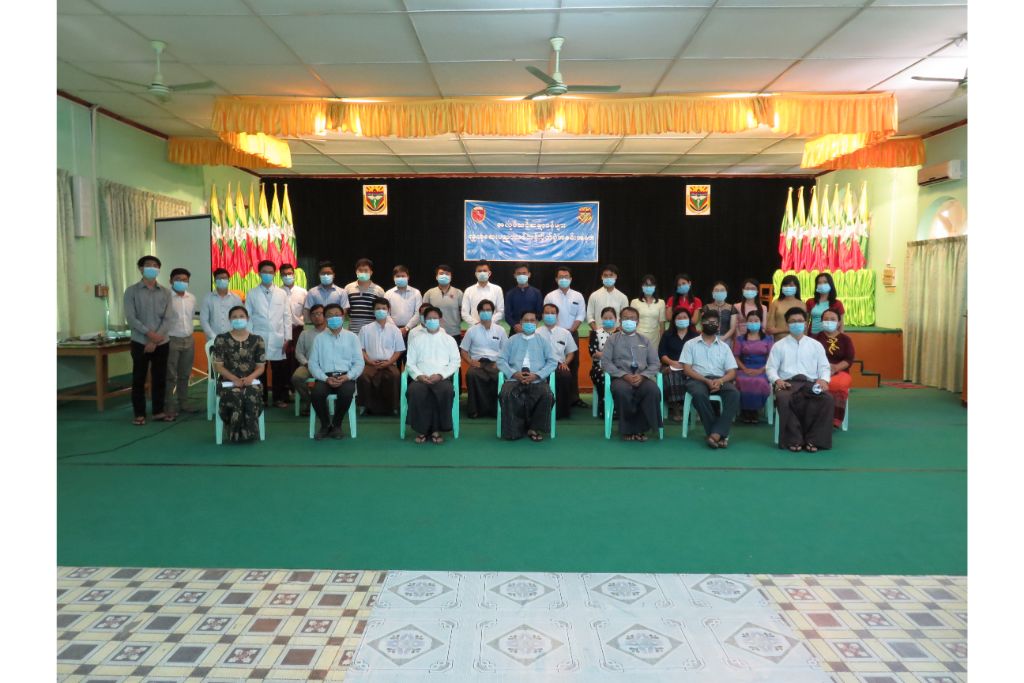 အလုပ်သင်တာဝန် (၁)နှစ်ချထားသူ (၆/၂၀၁၇) သင်တန်း (နောက်ဆက်တွဲ) (၇)ကြိမ်မြောက် နှင့် (၆/၂၀၁၈) (ပုံမှန်) (၃)ကြိမ်မြောက်တို့၏ အလုပ်သင်ဆရာဝန်များ လူထုဆေးပညာသင်တန်း ပိတ်ပွဲအခမ်းအနားကို ၂ဝ၂ဝ-ပြည့်နှစ်၊ ဇွန်လ (၁၂)ရက်နေ့ နံနက်ပိုင်းတွင် ကျင်းပပြုလုပ်ခဲ့ပါသည်။                                                                                                                                                                                                                                                                                                                                                                                                                                                                                                                                                                                                                                                                                                                                                                                                                                                                                                                                                                                        